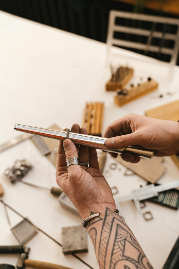 Ring size measurement guide